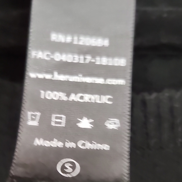 Her Universe Howels Moving Castle  Sweater Size S Crewneck Fire Emoji Ghibli - Picture 5 of 7